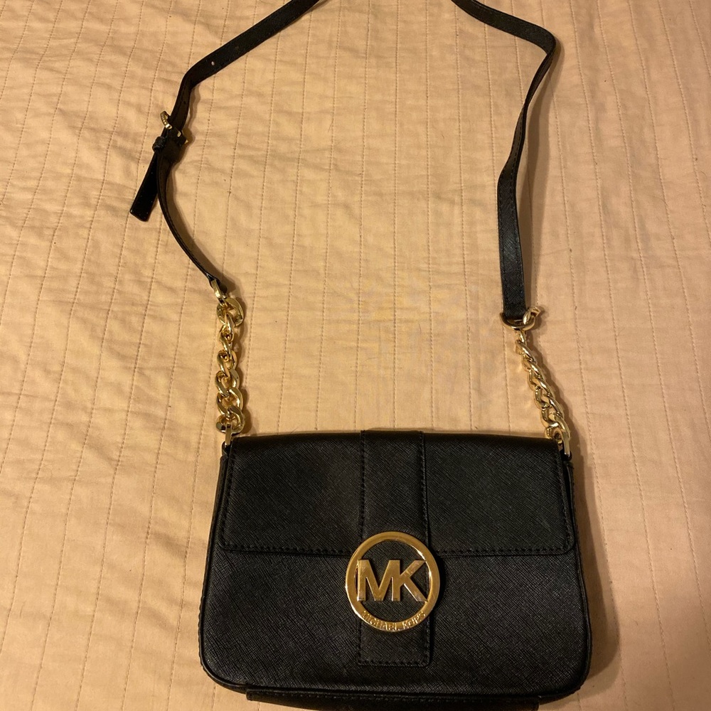 Small black Michael Kors crossbody